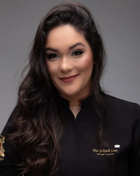 Dra. Gabrielle Lana, clínica geral